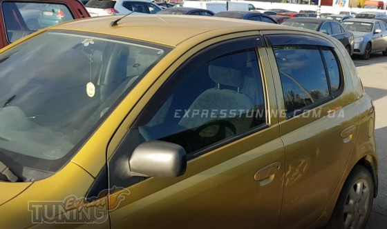Ветровики Тойота Ярис 1 (дефлекторы окон Toyota Yaris 1)