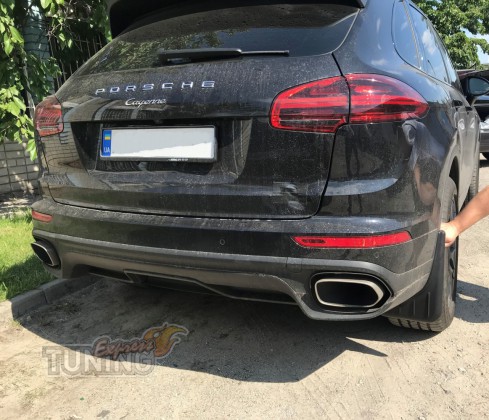 Фирменные брызговики на Porsche Cayenne 958 фото