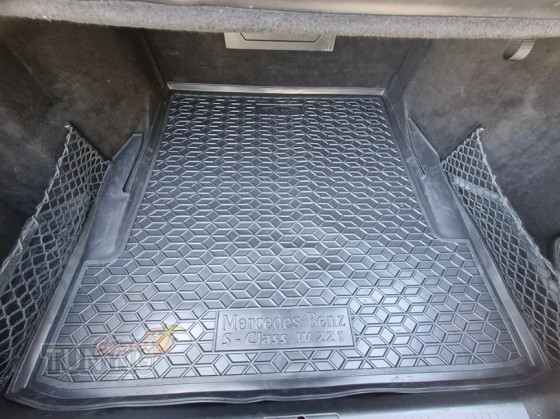 Резиновый коврик в багажник Mercedes W221 S Class