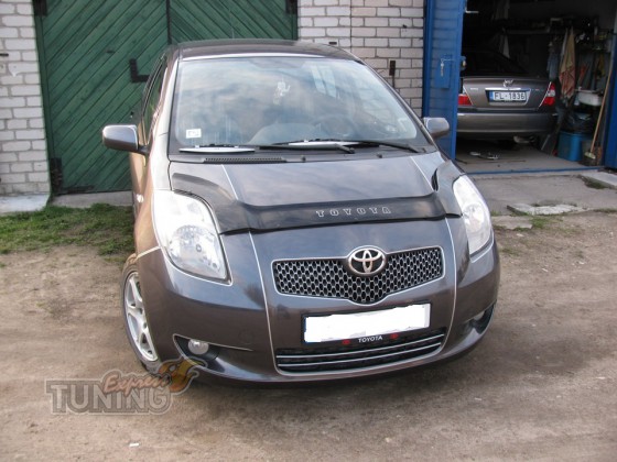 Мухобойка для Toyota Yaris 2 оригинал Vip Tuning