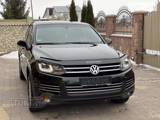 Дефлектор на капот VW Touareg 2 поколения фото