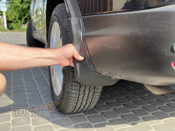 Установка брызговиков Nissan Qashqai 2 