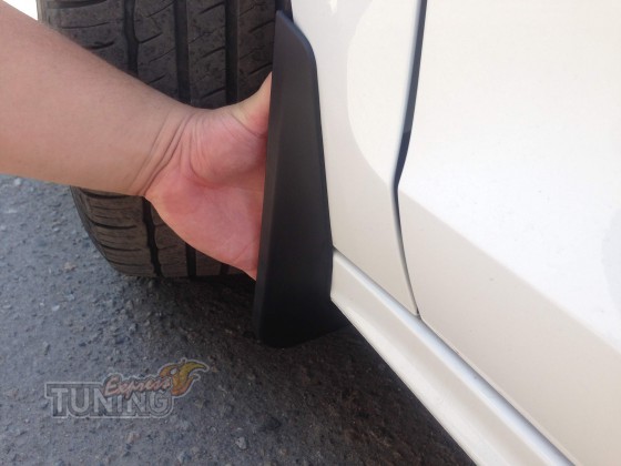 Фирменные брызговики на VW Jetta 6
