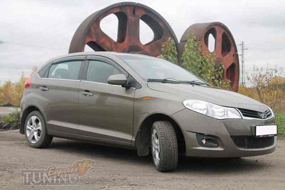 Фирменные ветровики на Zaz Forza хэтчбек