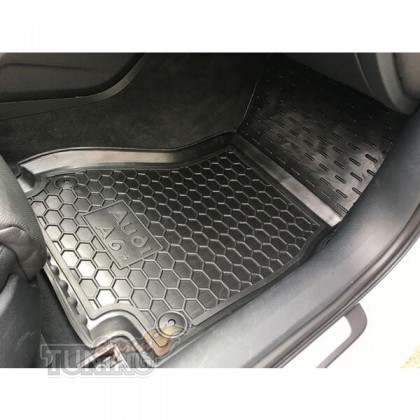 Коврики в Audi A6 C7 с перемычкой